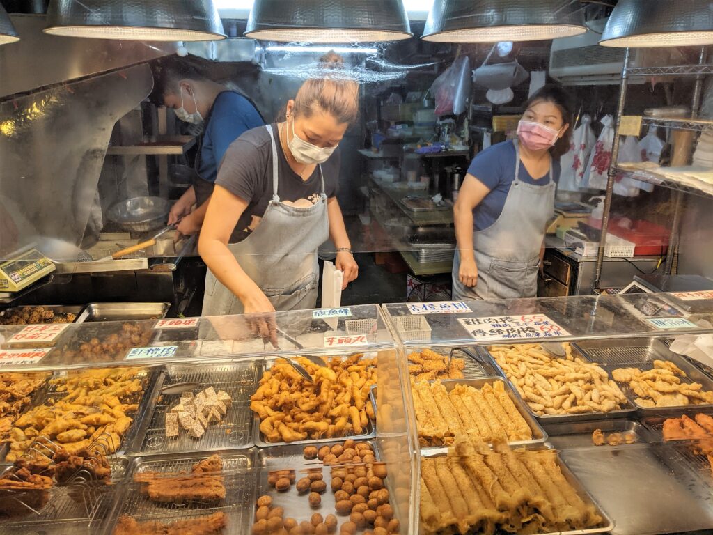 東門市場　煮物　揚げ物